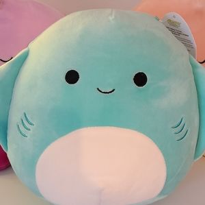 Maggie the Stingray Squishmallow 8" NWT